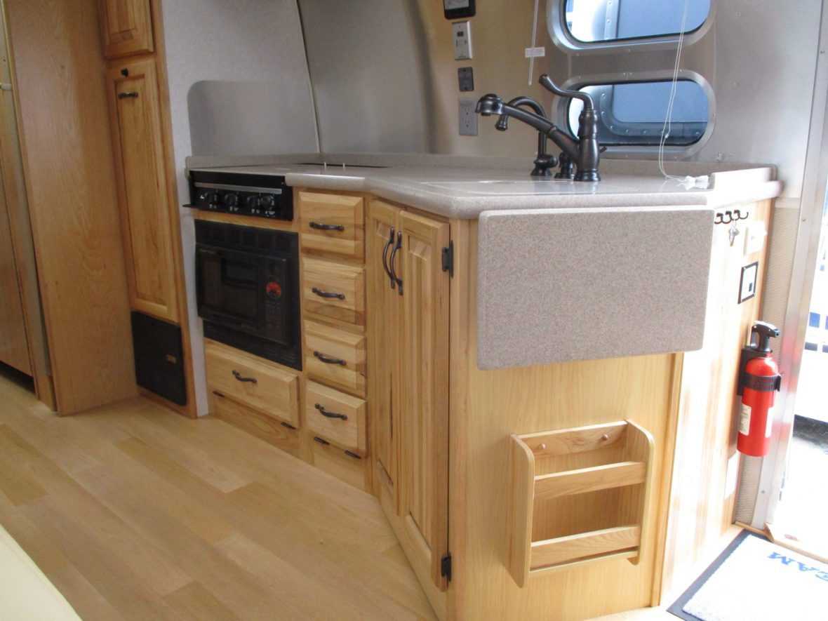 2007 Airstream Classic Limited 75th Anniversary 27FB
